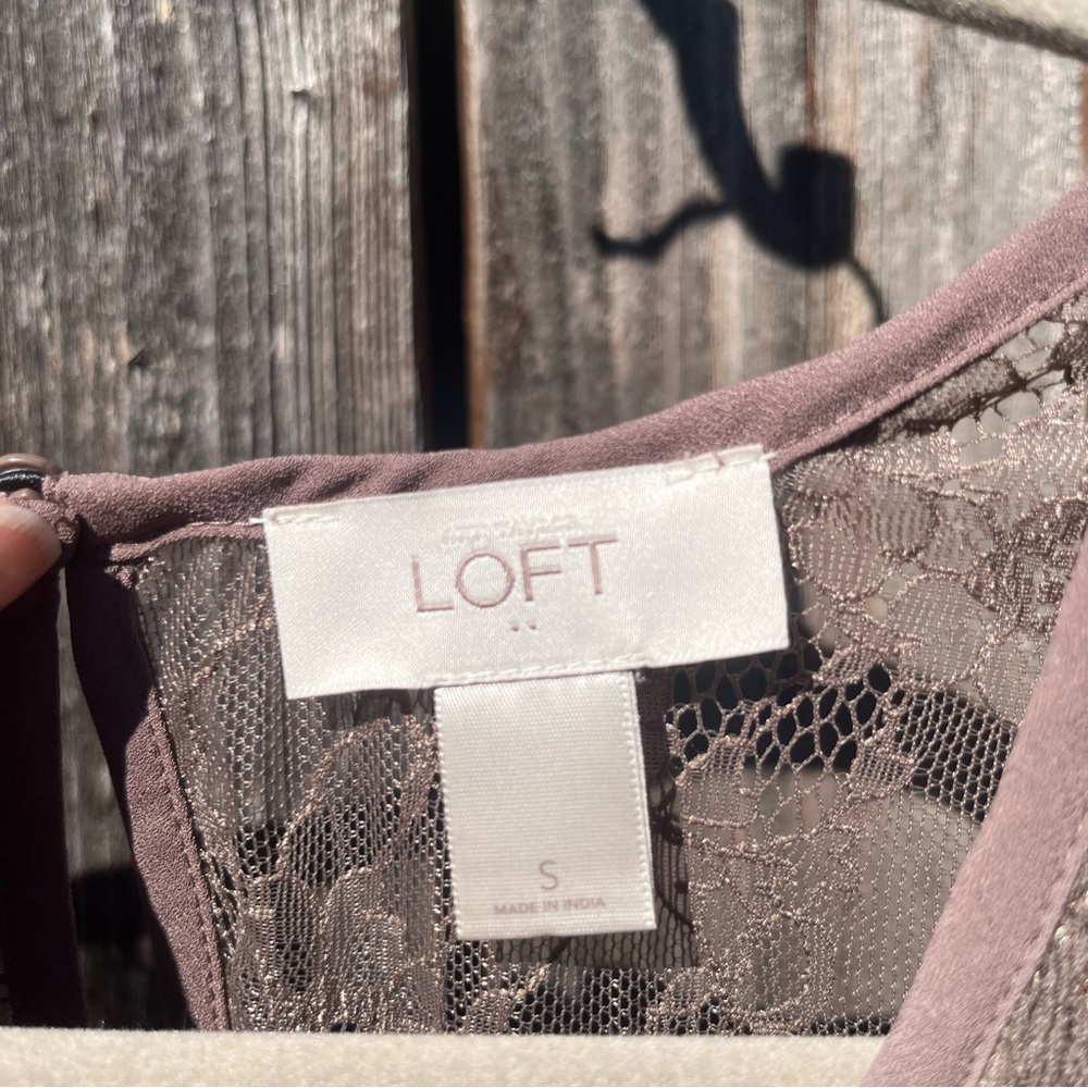Loft taupe lace sleeveless blouse top size small - Picture 3 of 14